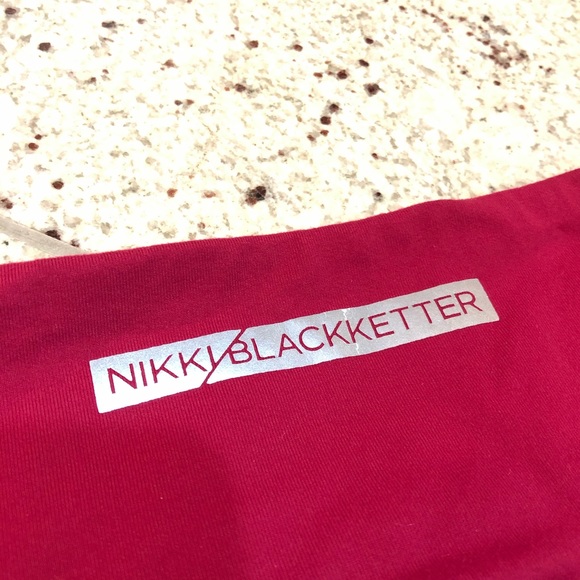 Gymshark x Nikki B S1 Dynamic Legging in Beetroot - Picture 8 of 8